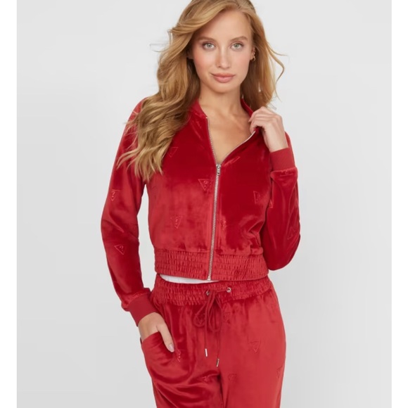 Guess red velour cropped zip up - Picture 3 of 6